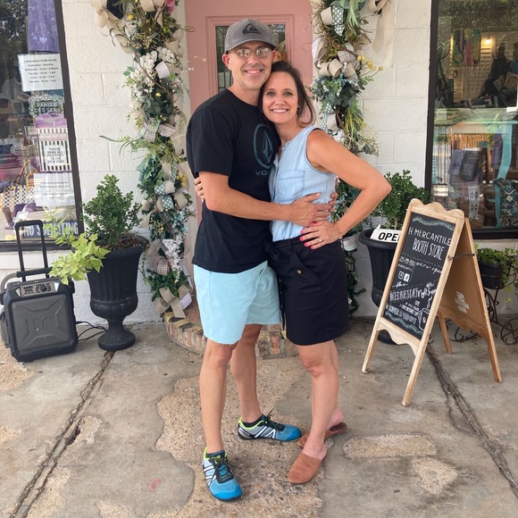 Meet your Posher, Tiffany - Picture 3 of 3